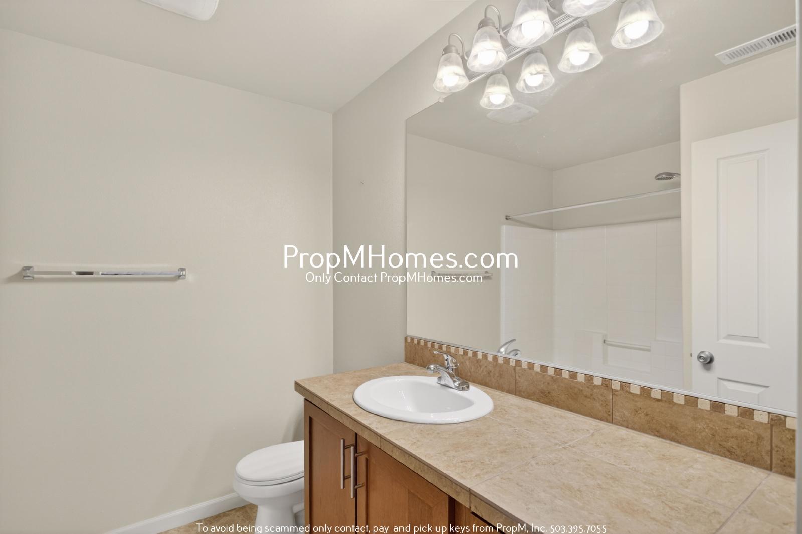 Cozy Two Bedroom Townhome in Amberglenn! property image