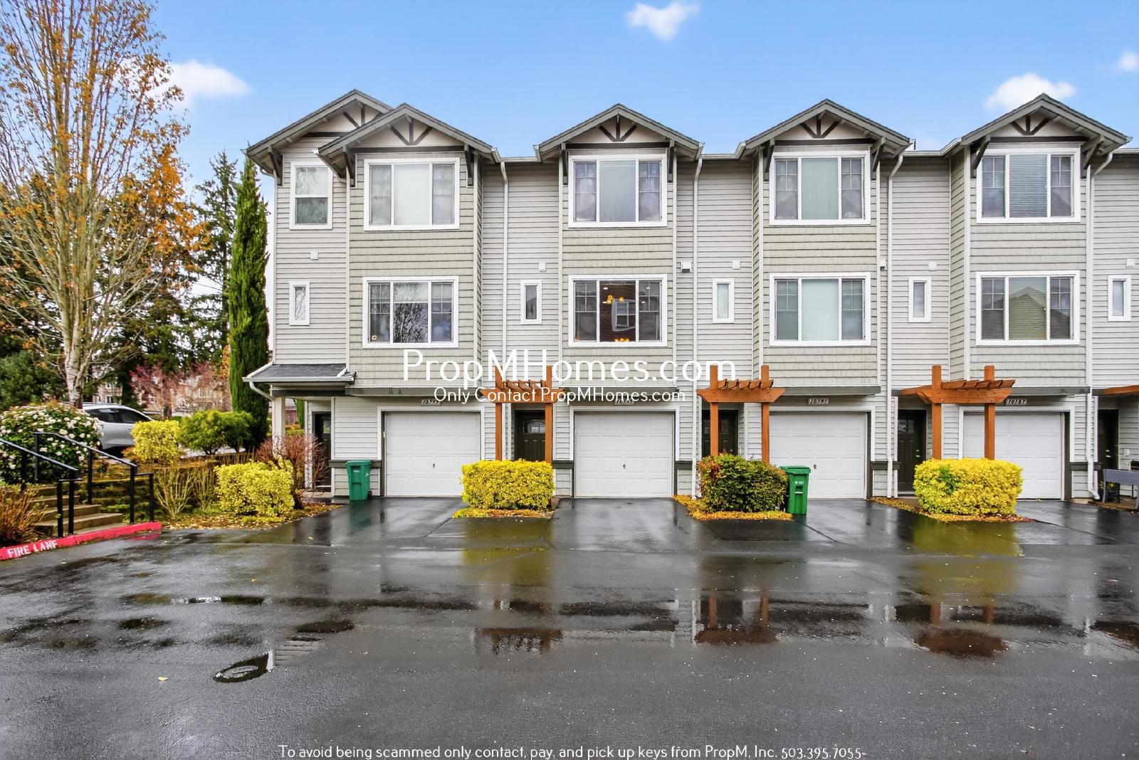 Cozy Two Bedroom Townhome in Amberglenn! property image