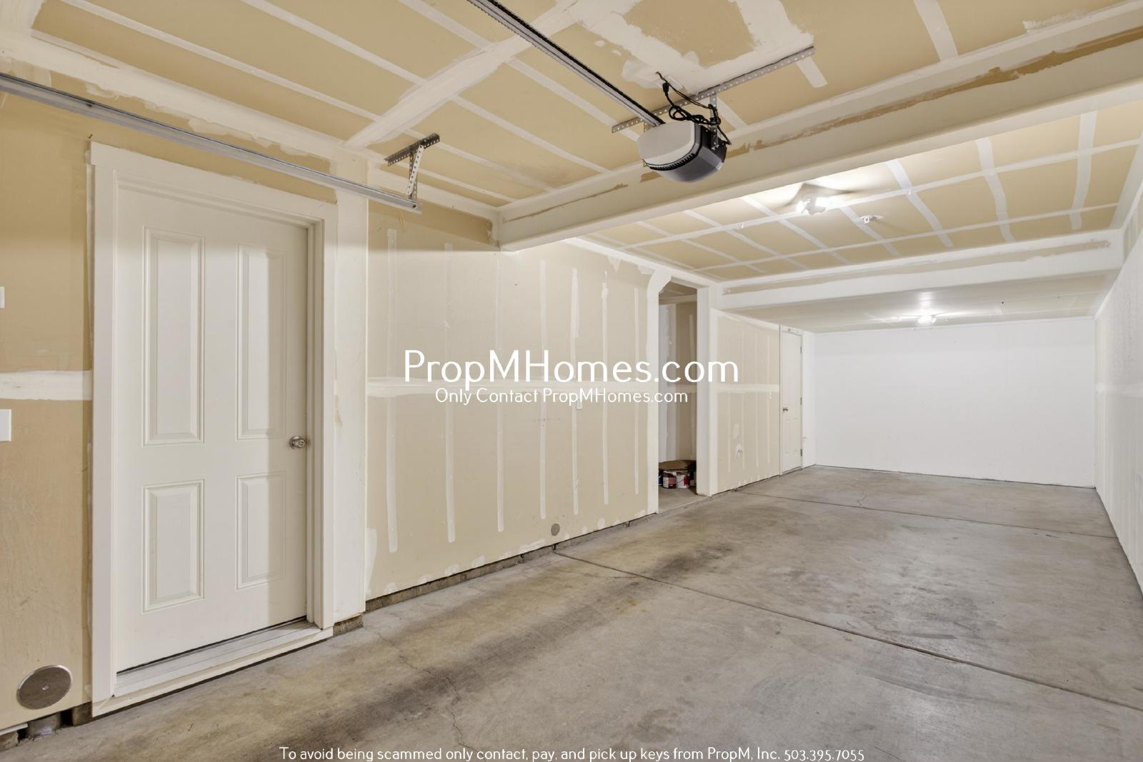 Cozy Two Bedroom Townhome in Amberglenn! property image