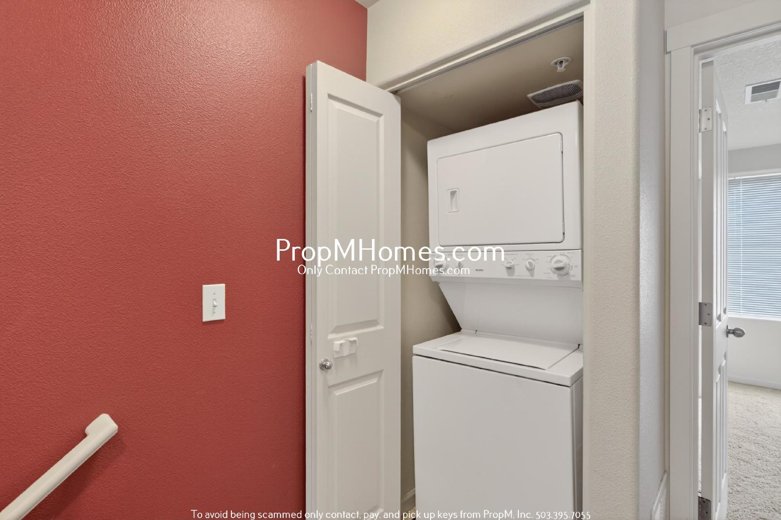 Cozy Two Bedroom Townhome in Amberglenn! property image