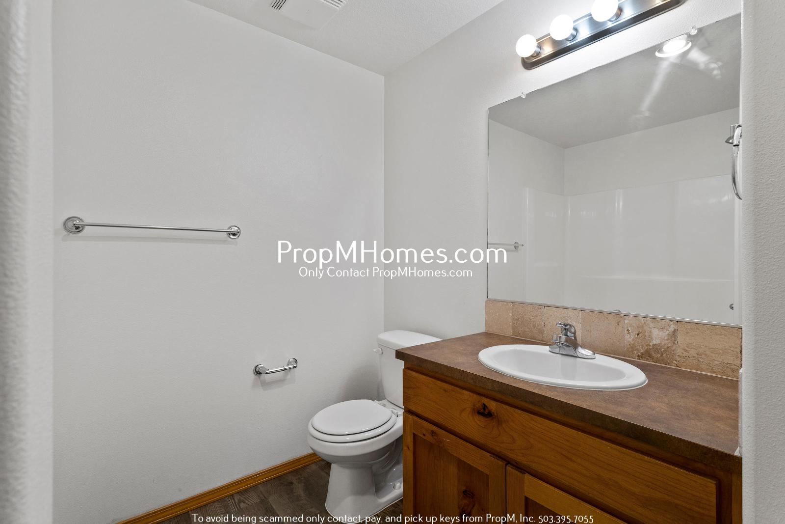 Charming Three Bedroom Newberg Home - Corner Lot! property image