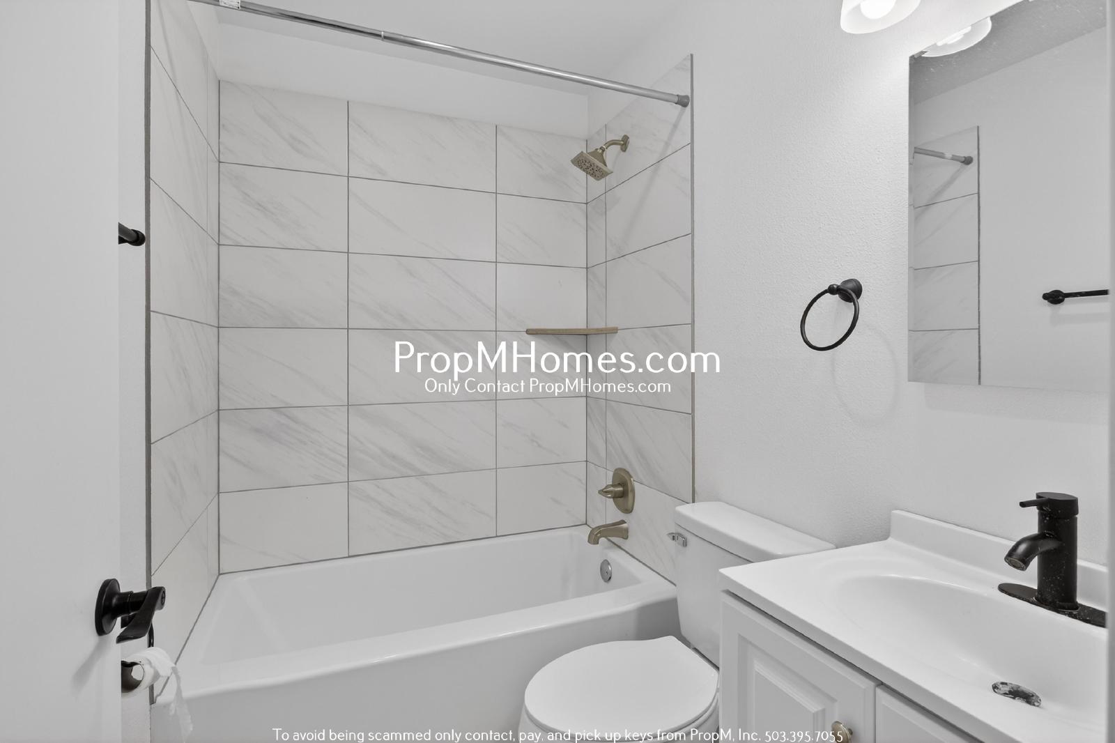 Updated Two Bedroom Unit with St Johns Views! property image