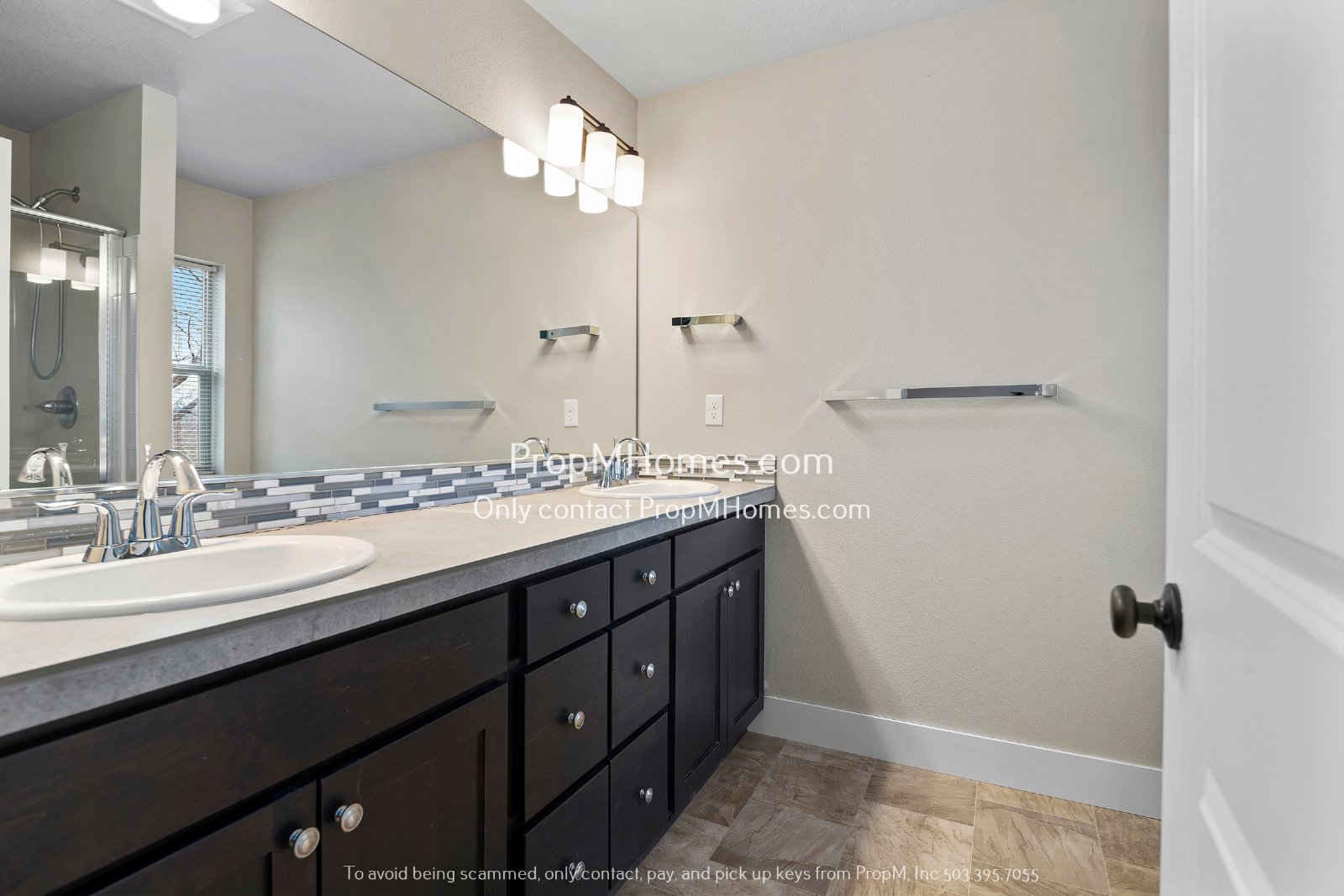 Terrific Milwaukie Three Bedroom Townhome - Close to Providence! property image