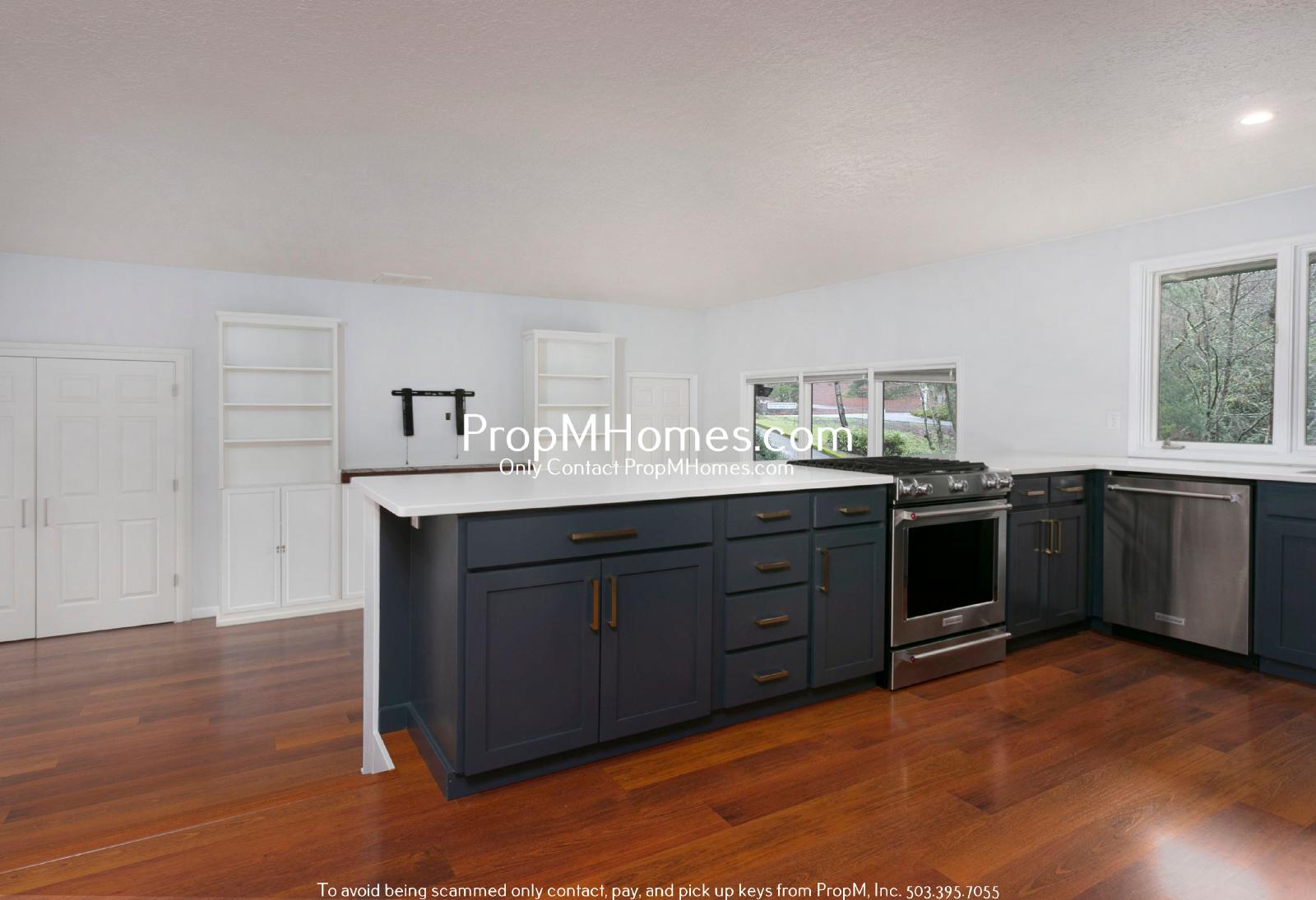 Updated Three Bedroom Gem in Lake Oswego! property image