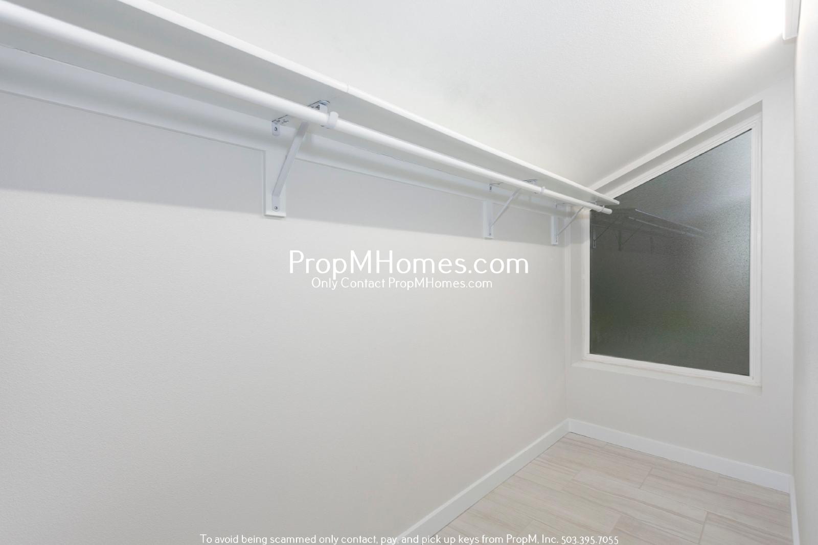 Updated Three Bedroom Gem in Lake Oswego! property image