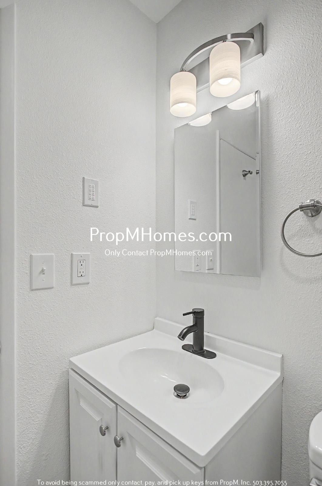 Updated Two Bedroom Unit in St Johns! property image