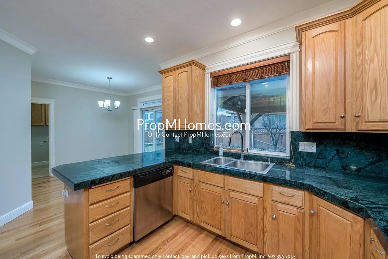 Gorgeous Three Bedroom Home in Centennial! property image