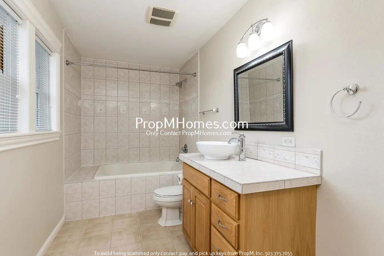 Gorgeous Three Bedroom Home in Centennial! property image