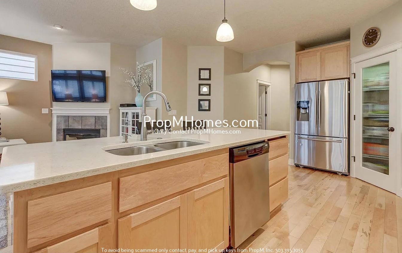 Luxury Four Bedroom Home in King City! property image