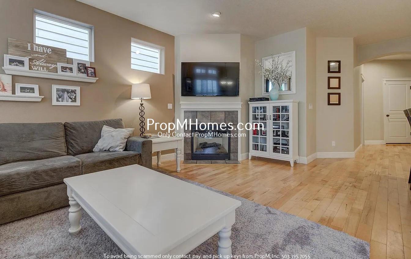 Luxury Four Bedroom Home in King City! property image