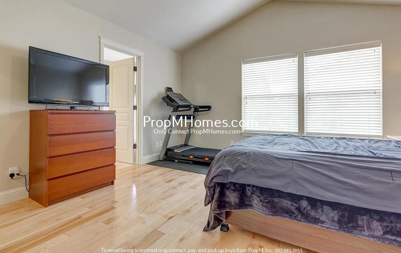 Luxury Four Bedroom Home in King City! property image