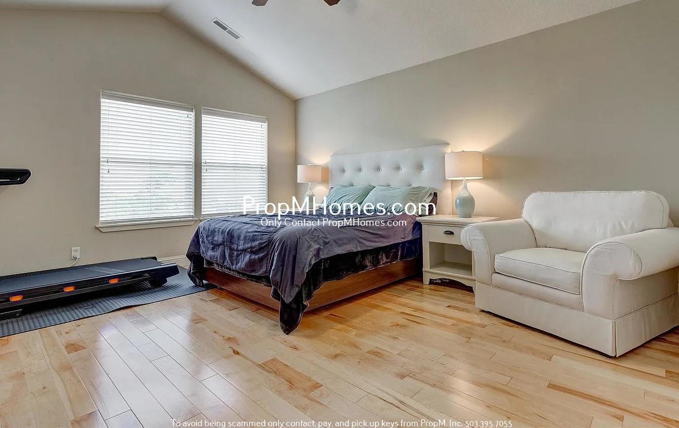 Luxury Four Bedroom Home in King City! property image