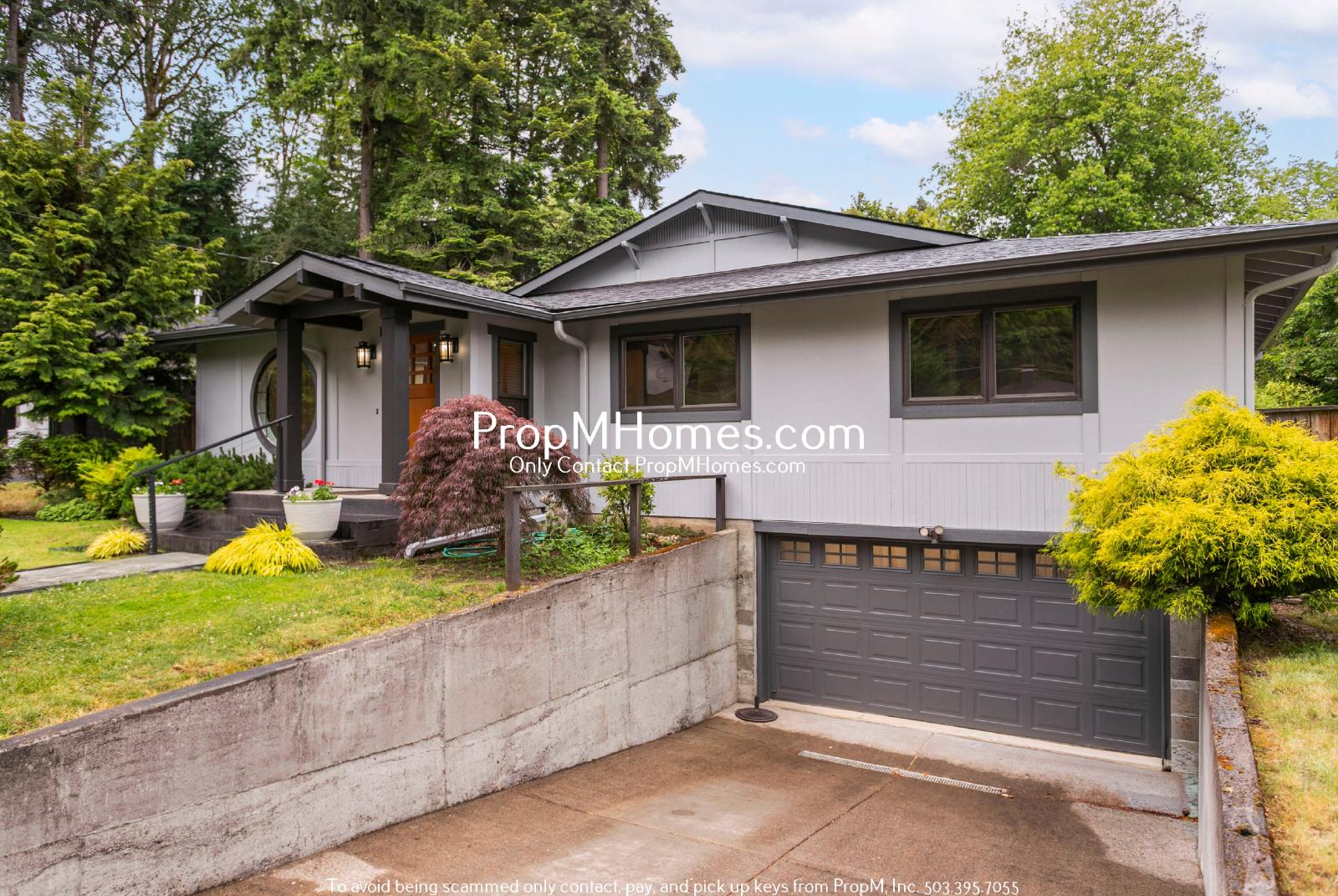 Unique Luxury Three Bedroom Home in Hallinan! property image