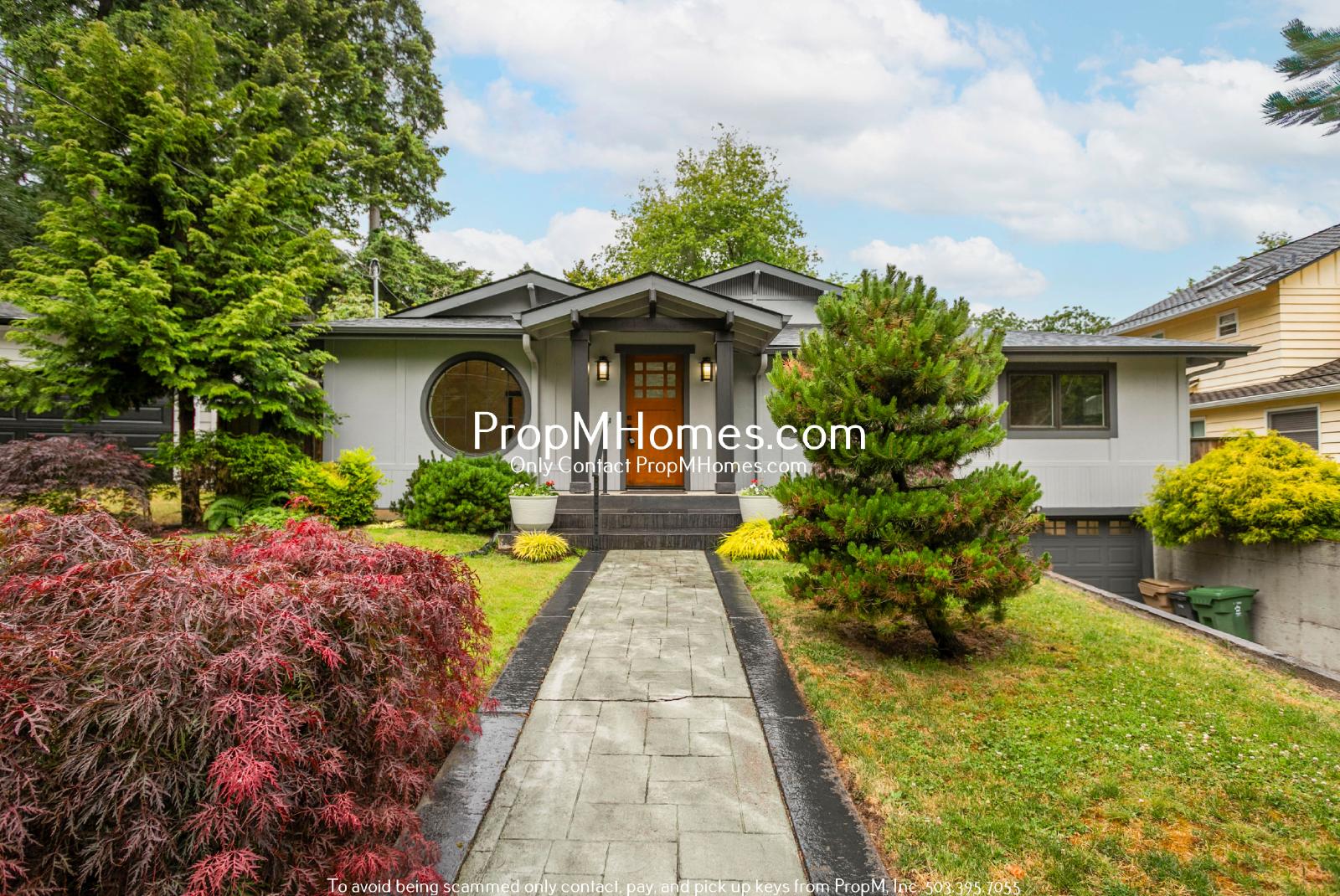 Unique Luxury Three Bedroom Home in Hallinan! property image