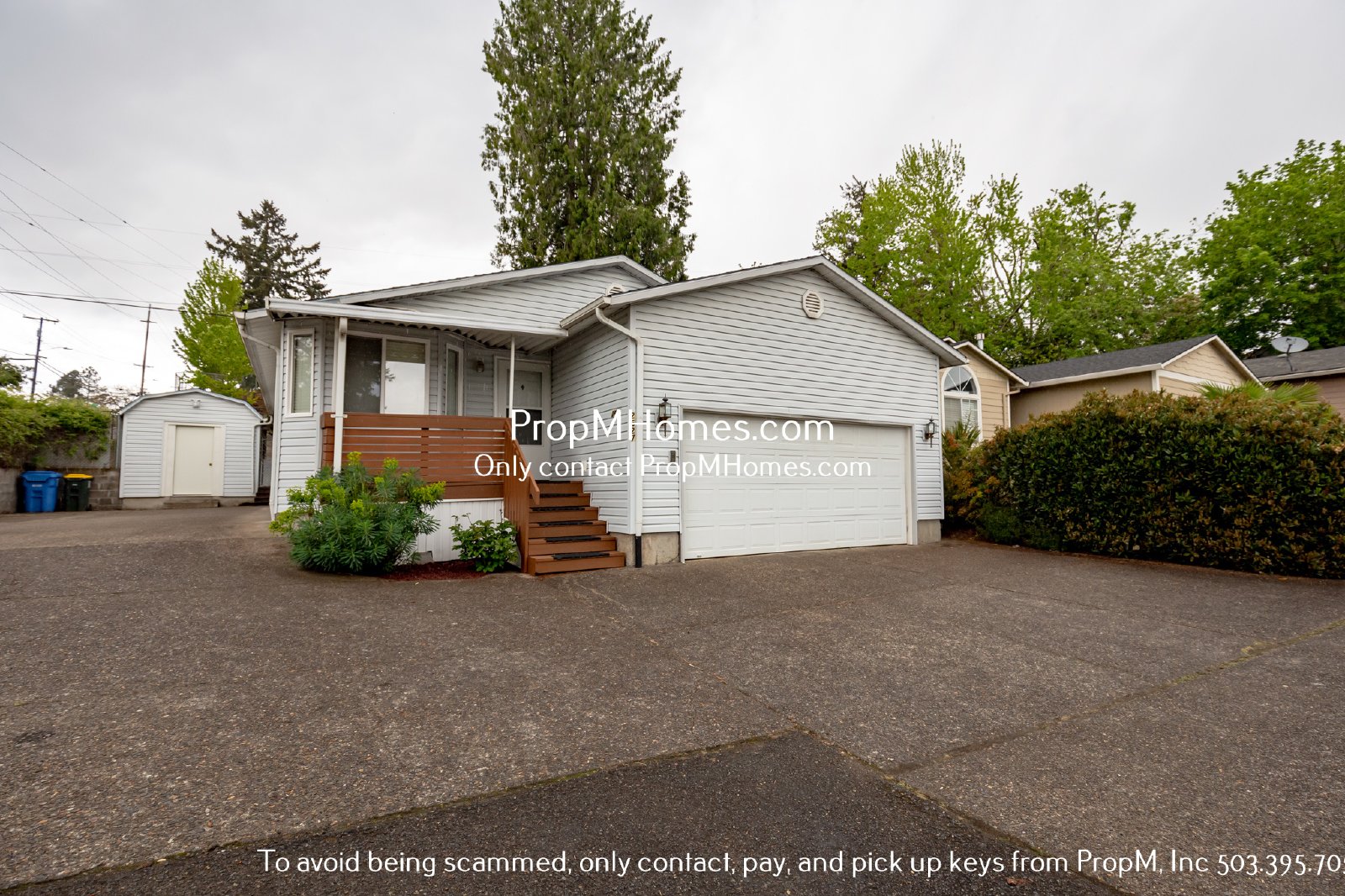 Light and Bright Classic Two Bedroom Home In Oak Grove! property image