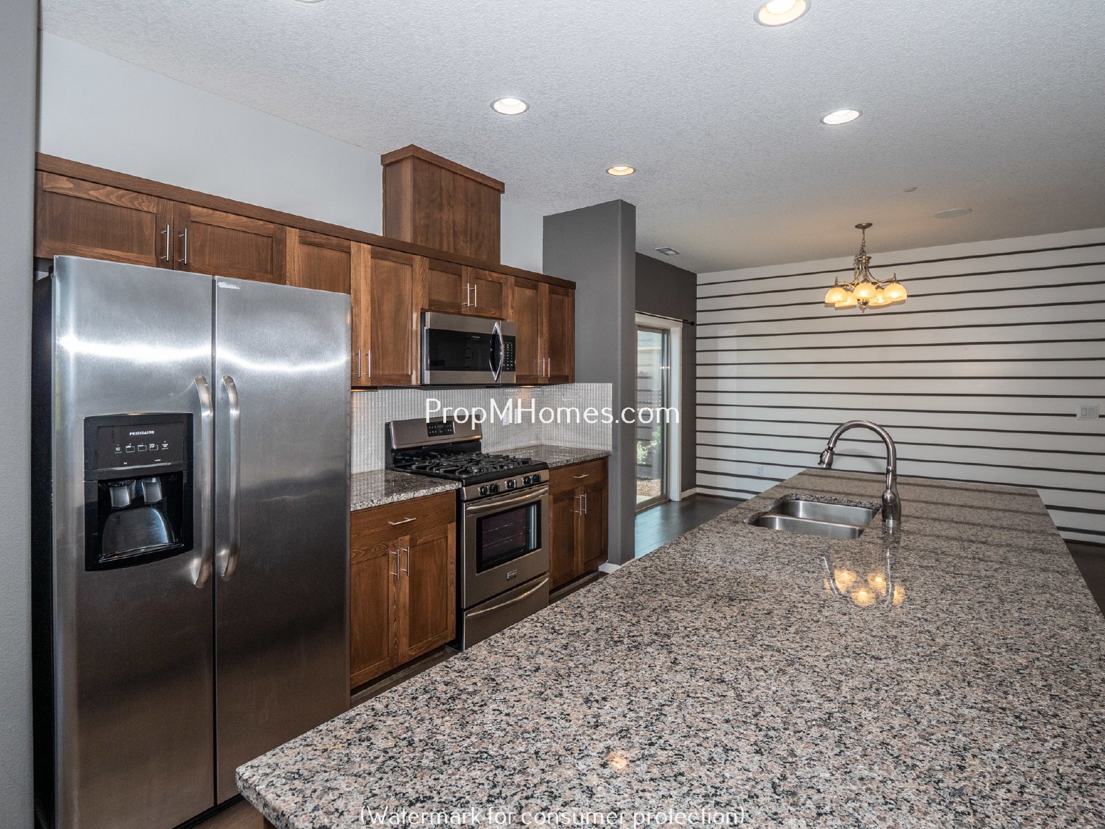 Fantastic Three Bedroom Home In Wilsonville On Corner Lot! property image