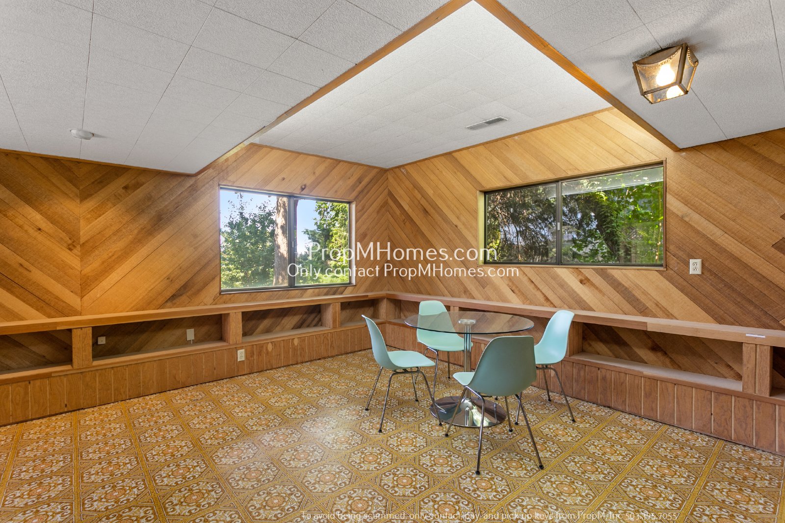 Mid-Century Modern Three Bedroom in Happy Valley! property image