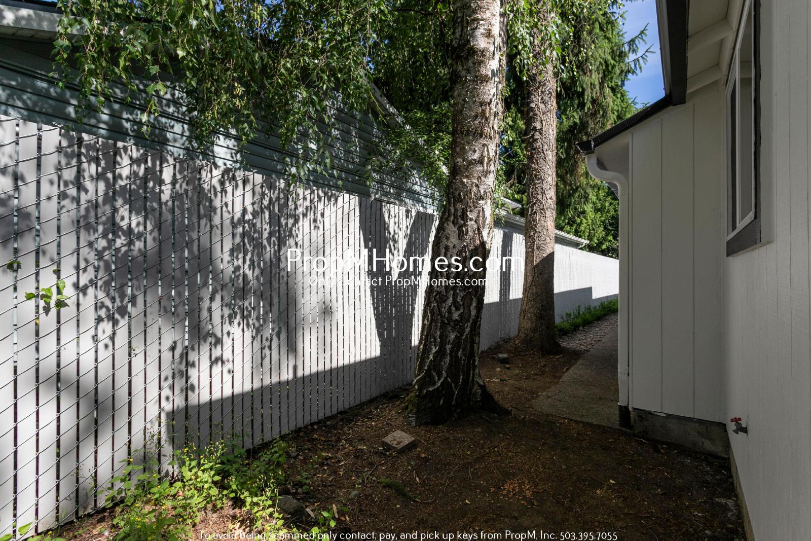 Updated Two Bedroom Duplex in Sellwood - Garage Included! property image