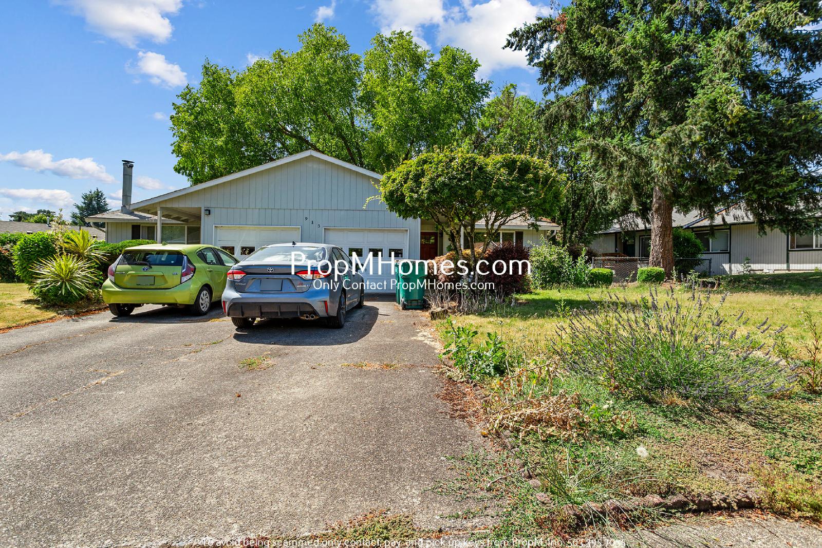 Updated Two Bedroom Duplex in Newberg! property image