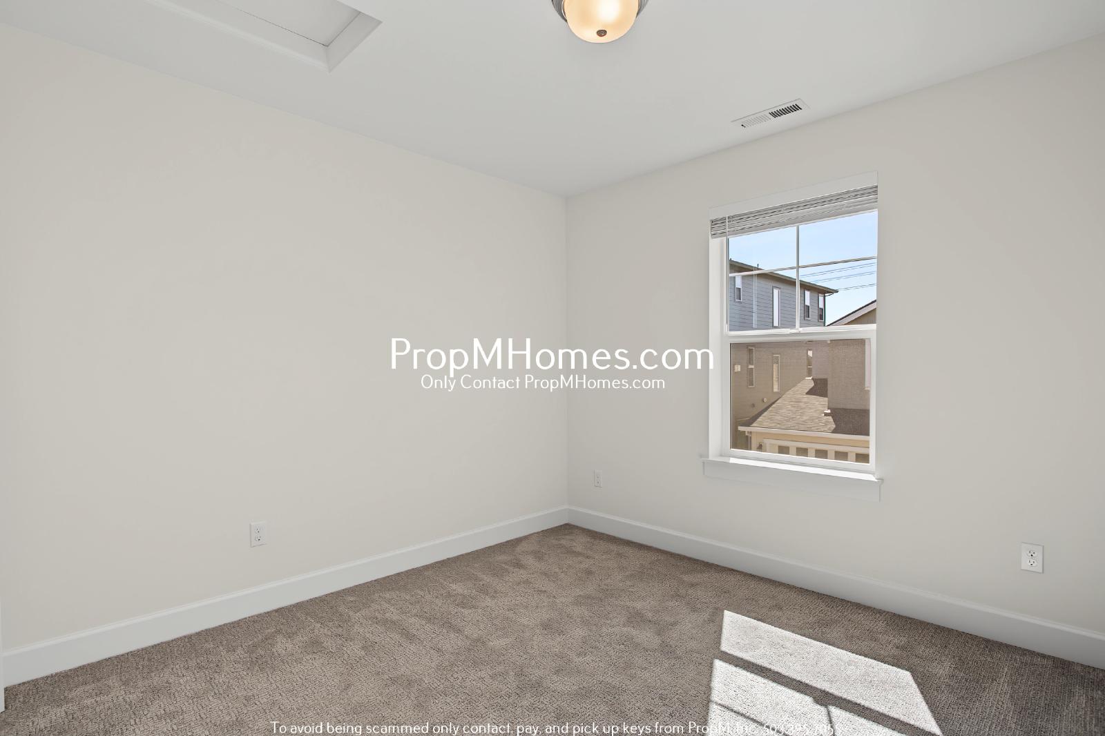 Newer Three Bedroom Home in Reed's Crossing! property image