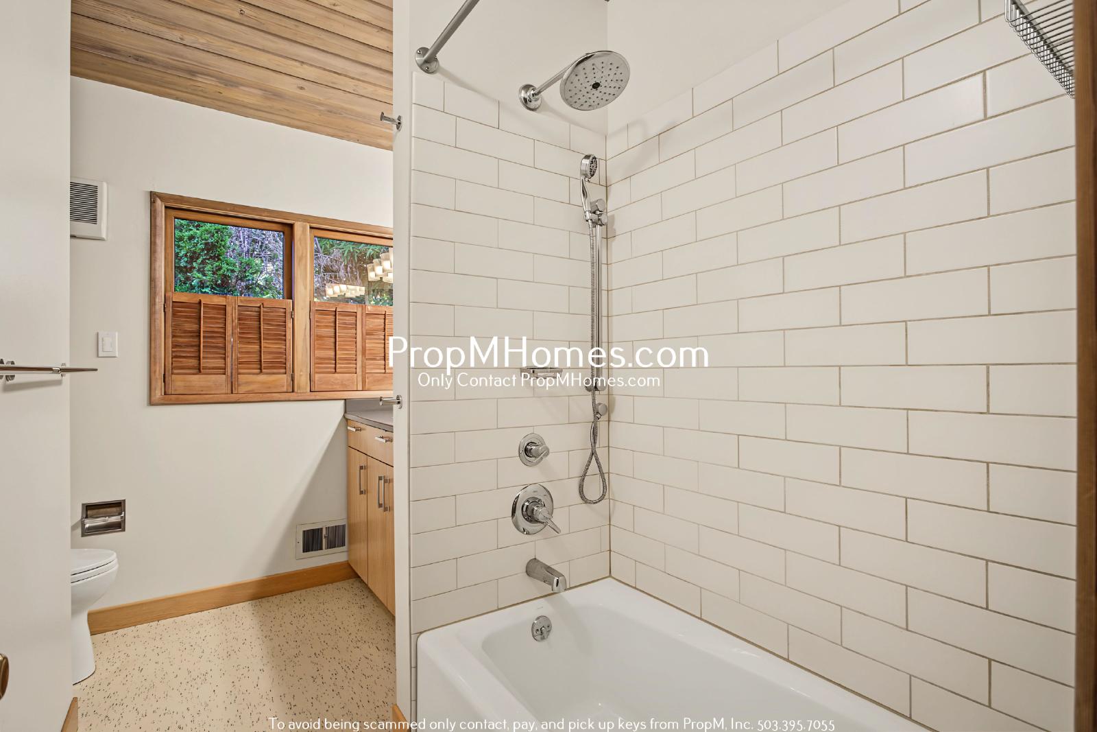 2 Bedroom Mid Century Modern Home with Total Privacy! property image