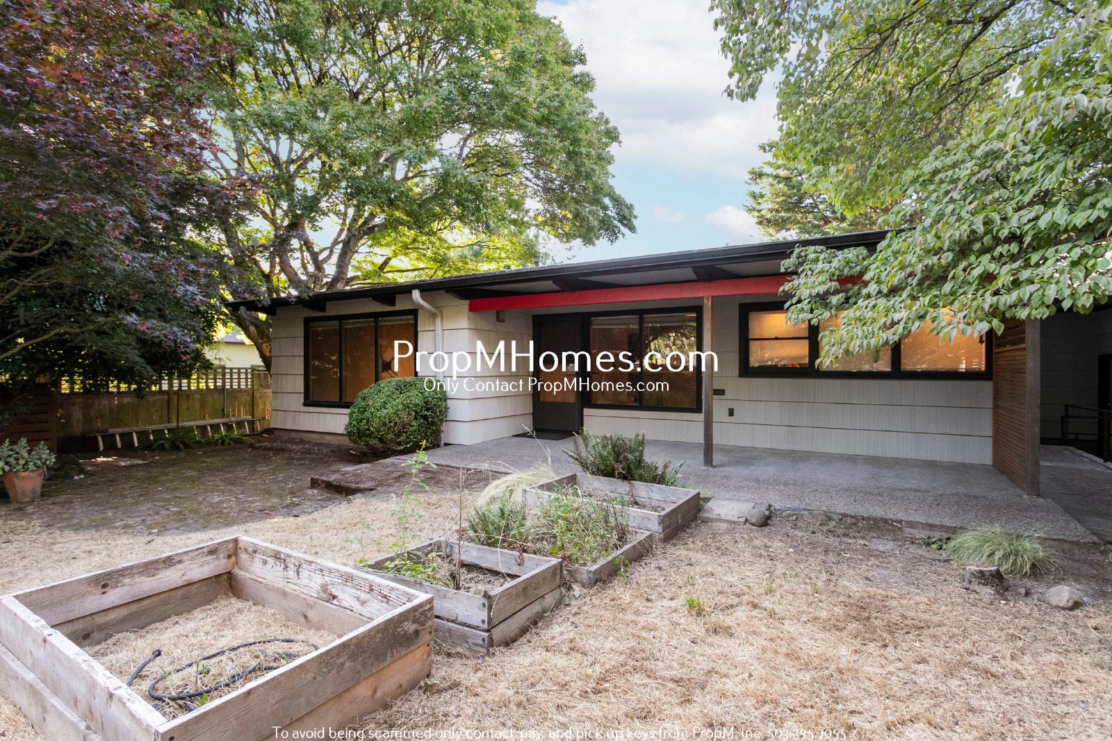 2 Bedroom Mid Century Modern Home with Total Privacy! property image