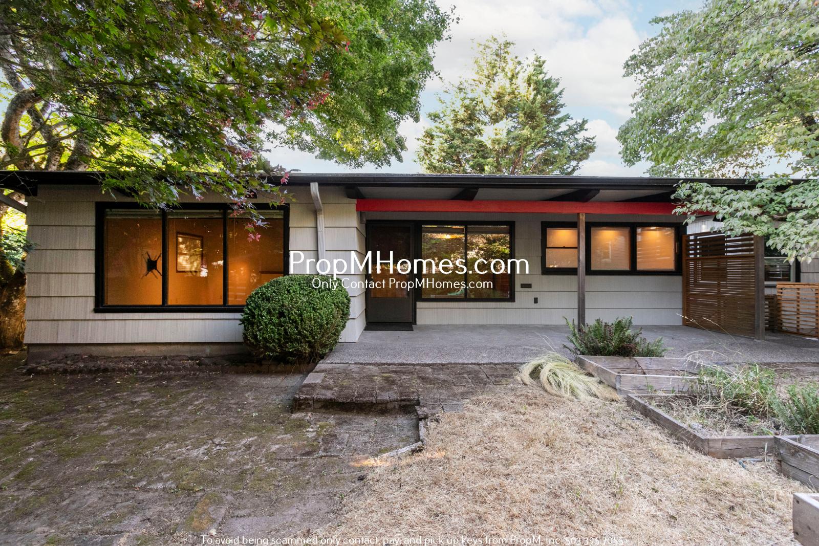 2 Bedroom Mid Century Modern Home with Total Privacy! property image
