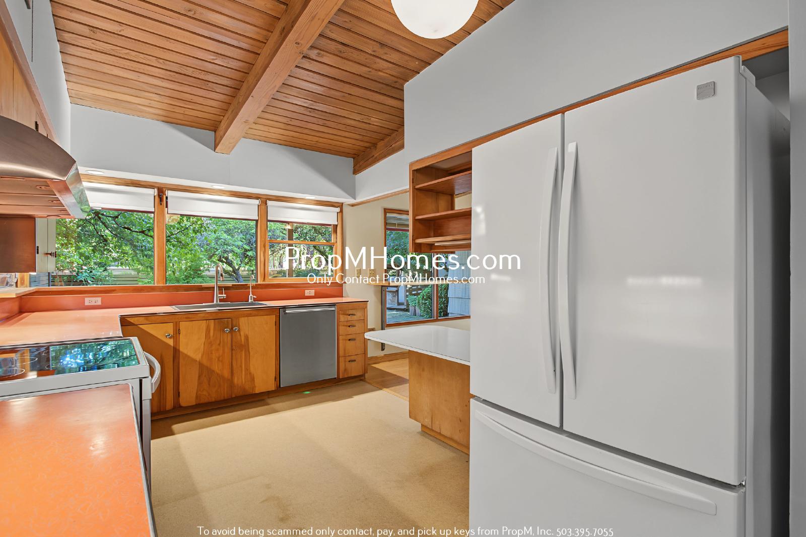 2 Bedroom Mid Century Modern Home with Total Privacy! property image