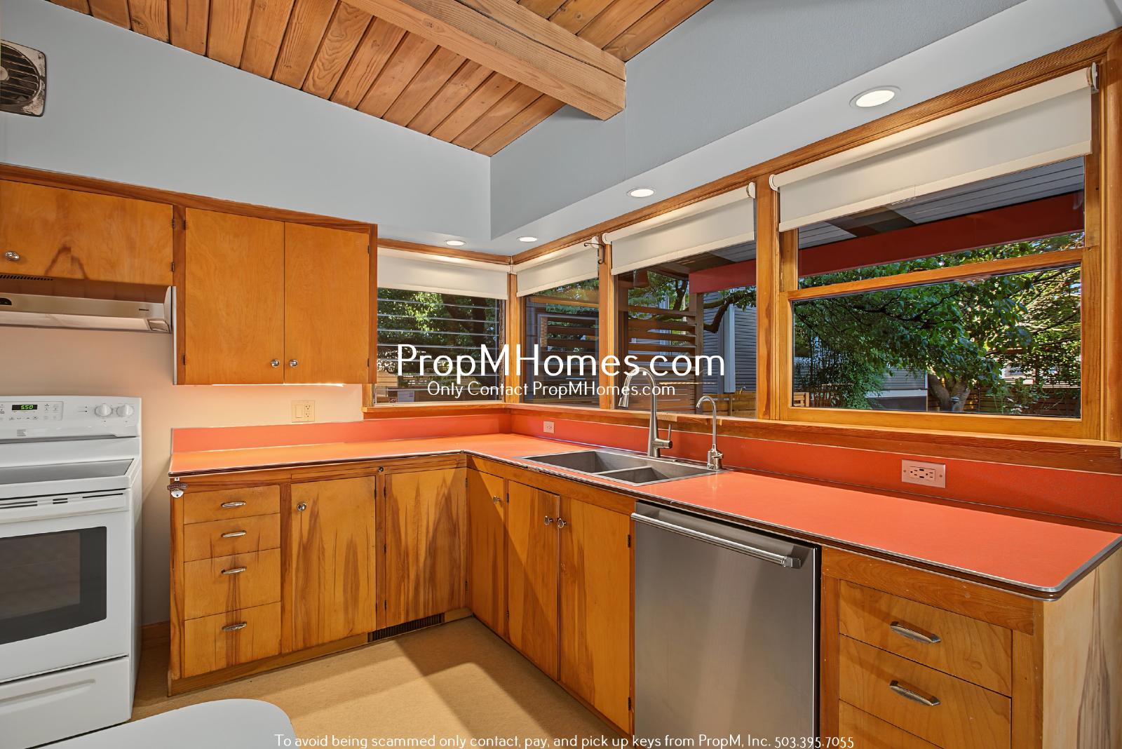 2 Bedroom Mid Century Modern Home with Total Privacy! property image