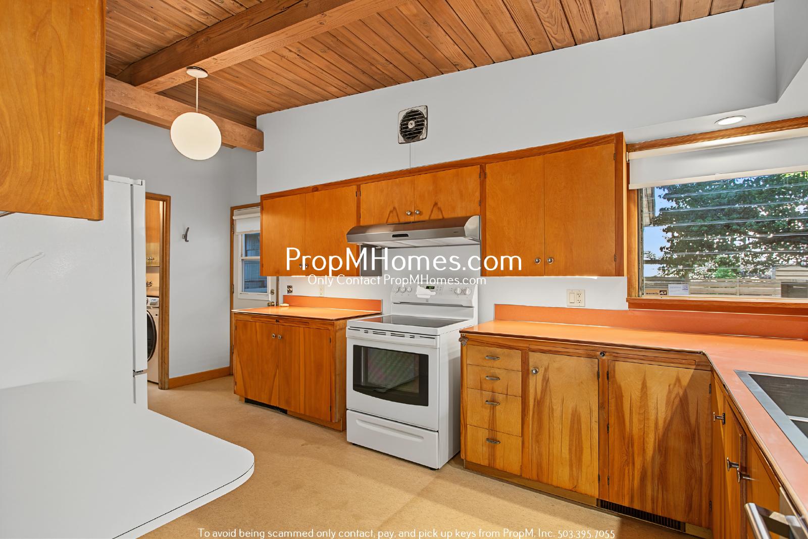 2 Bedroom Mid Century Modern Home with Total Privacy! property image