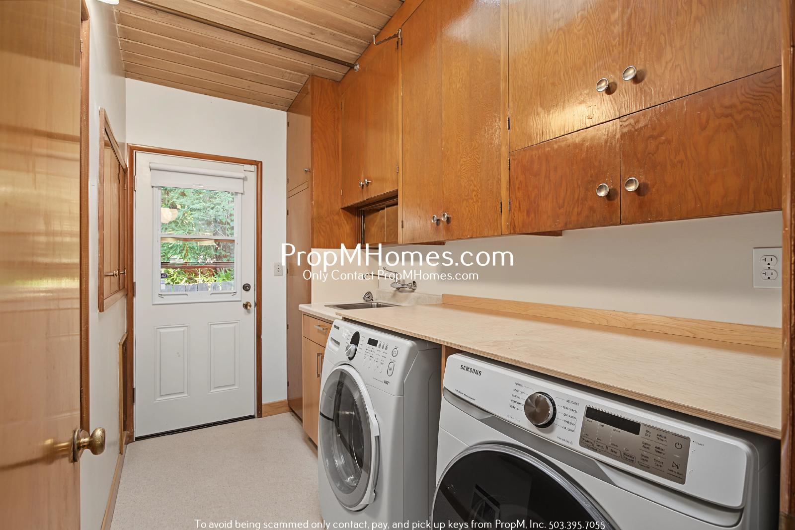 2 Bedroom Mid Century Modern Home with Total Privacy! property image