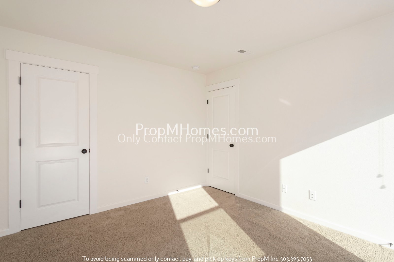 Enchanting 2-Bedroom Gem in SE Portland - End Unit! property image