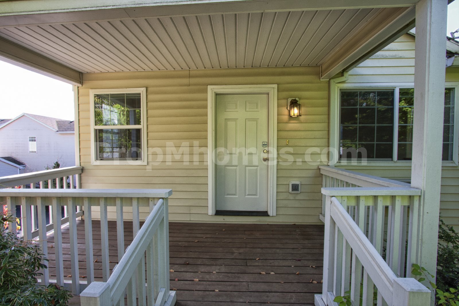 Spacious One Bedroom in Clackamas with Attached Garage! property image