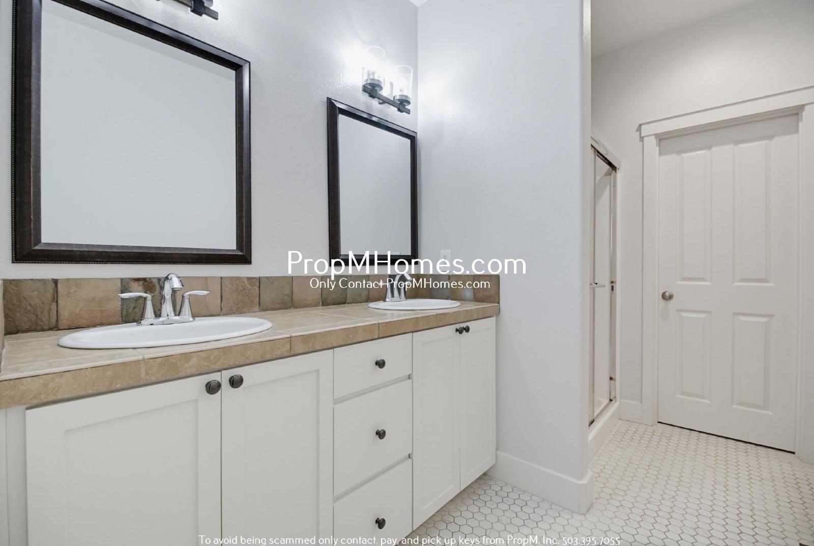 Updated Three Bedroom Home in Villebois - Corner Lot! property image