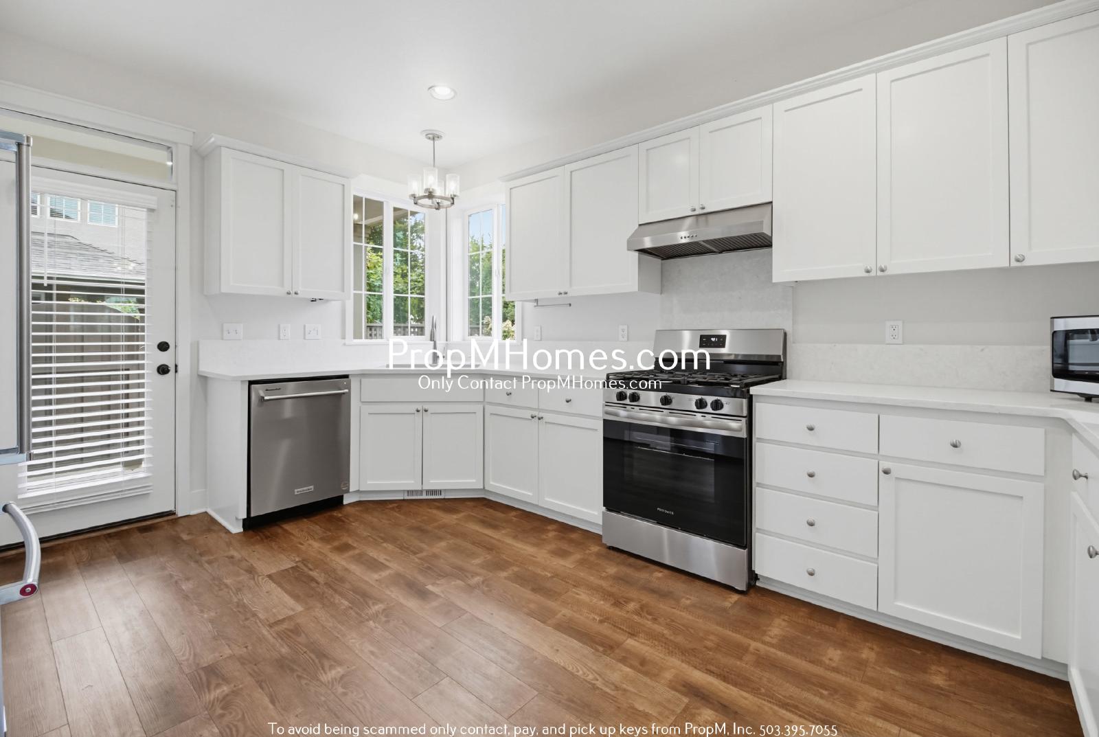 Updated Three Bedroom Home in Villebois - Corner Lot! property image