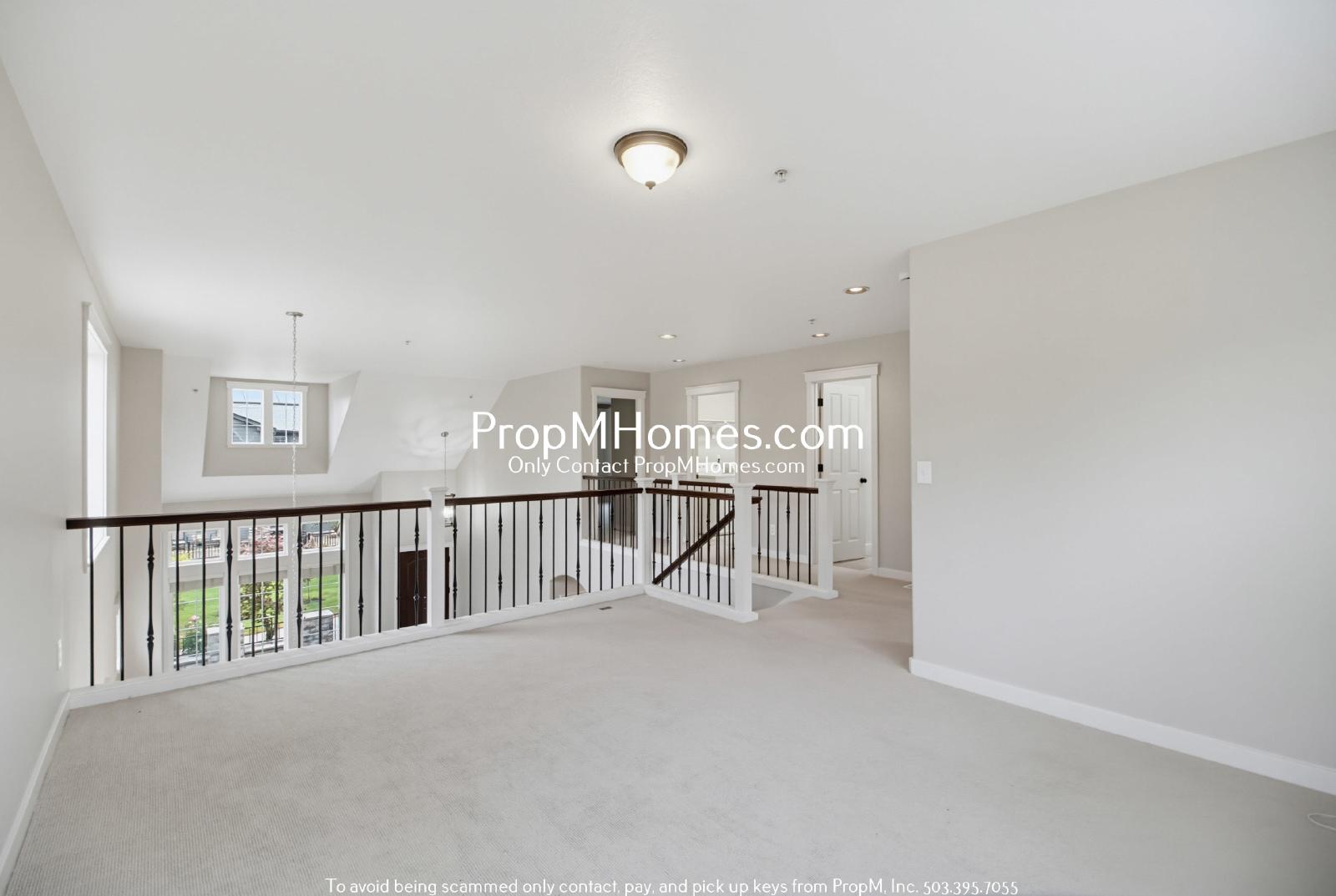 Updated Three Bedroom Home in Villebois - Corner Lot! property image