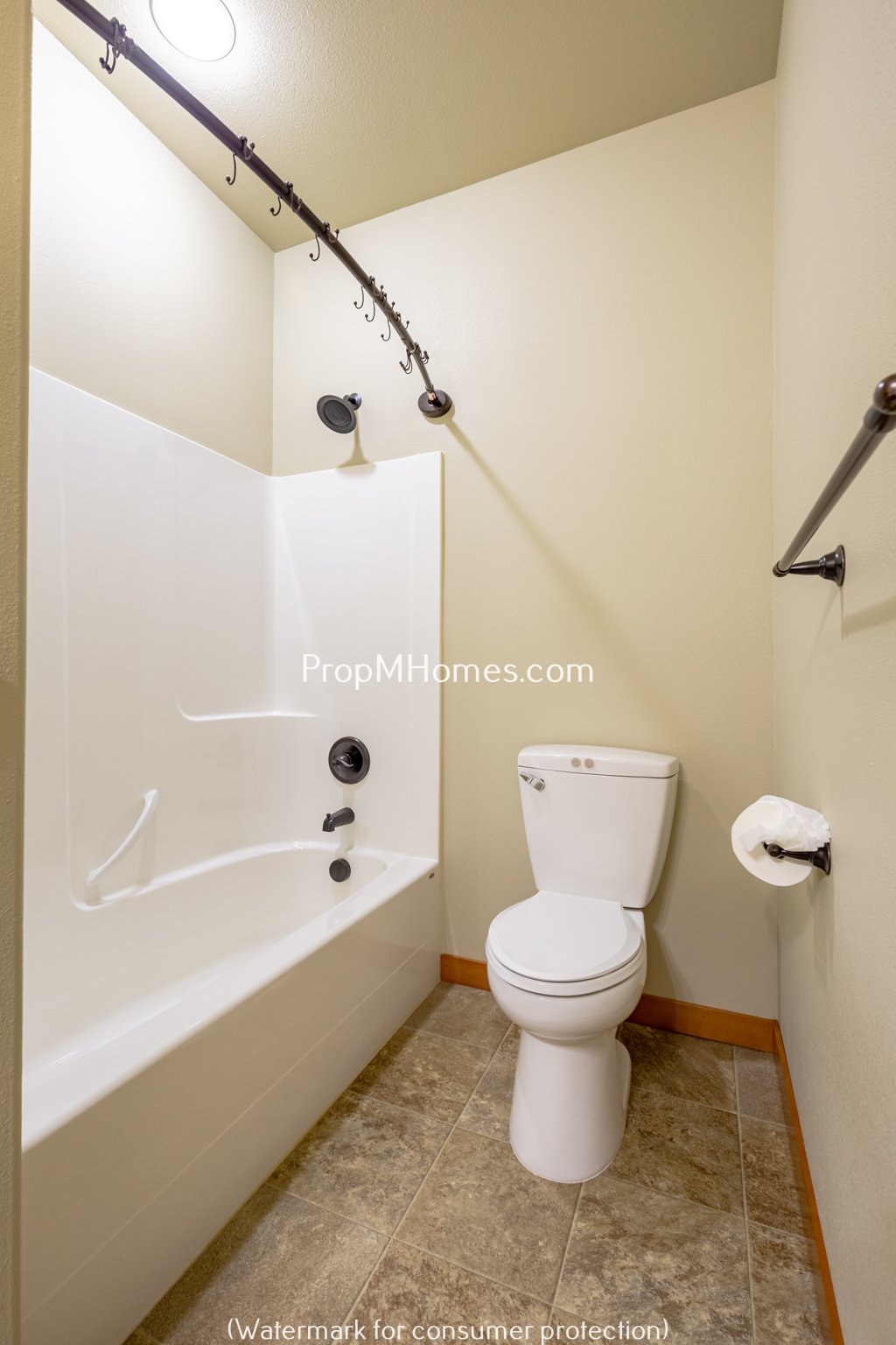 Gorgeous Craftsman Three Bedroom + Office/Den in Canby! property image