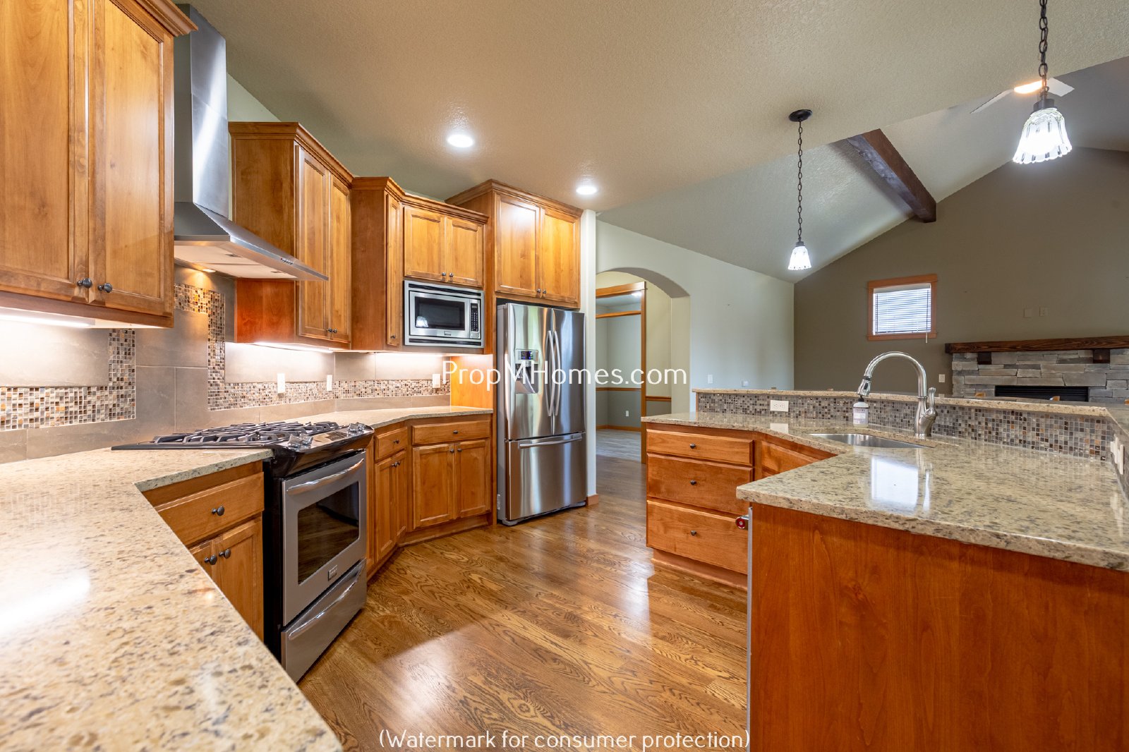 Gorgeous Craftsman Three Bedroom + Office/Den in Canby! property image