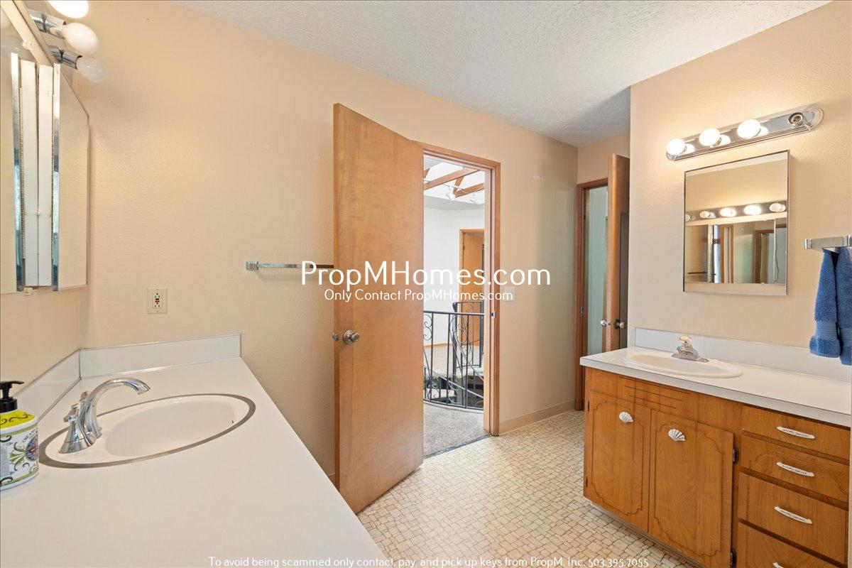 Rare Home Find - Forest Setting Right Outside of Sherwood! property image