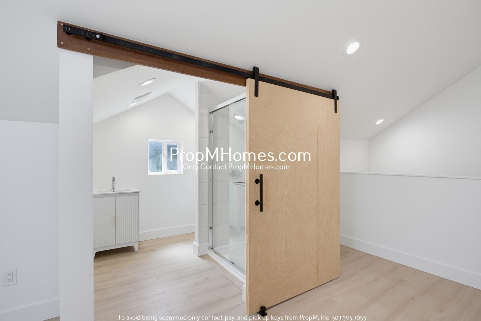 Updated Top Floor Studio Unit! property image