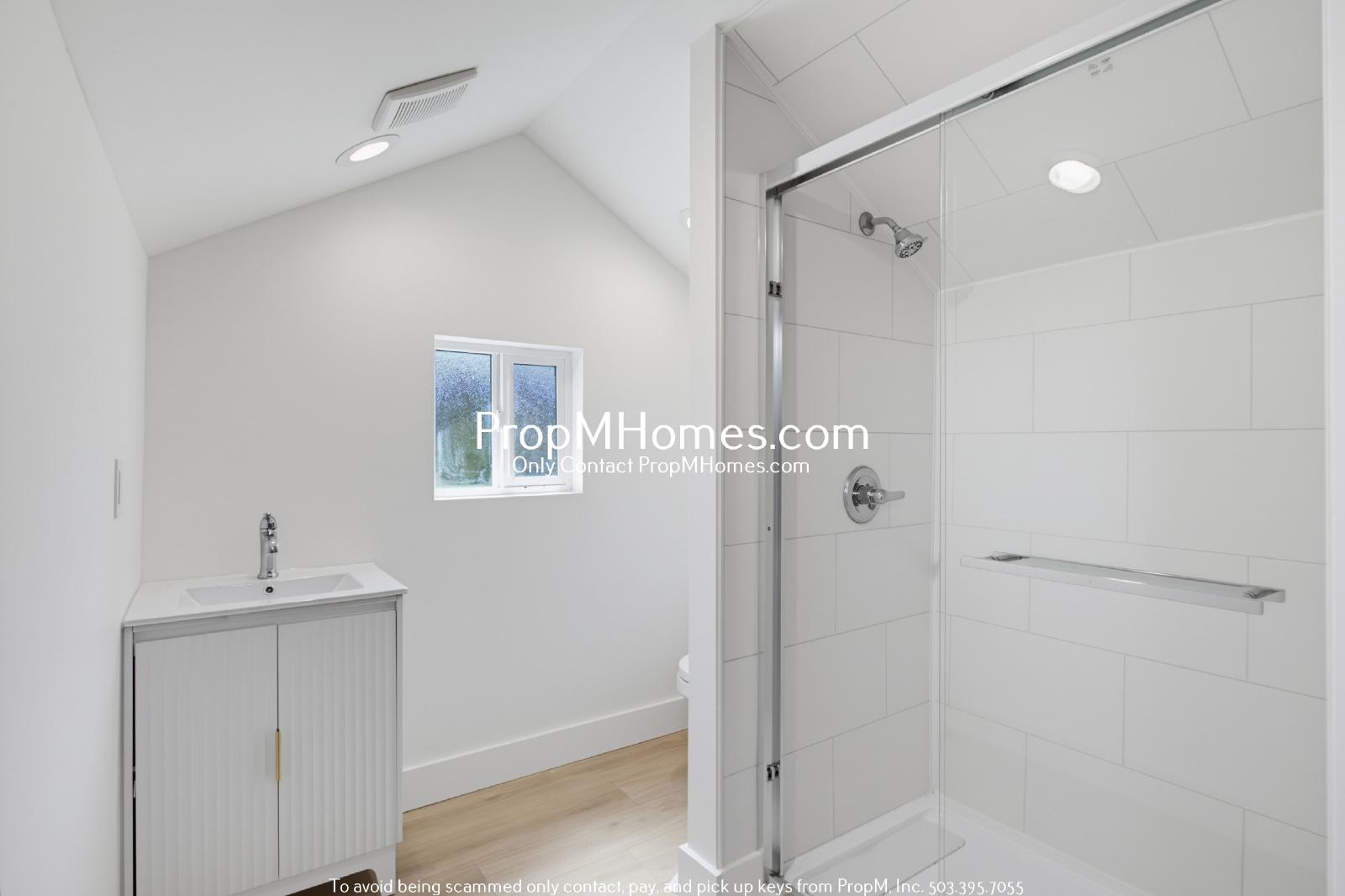 Updated Top Floor Studio Unit! property image