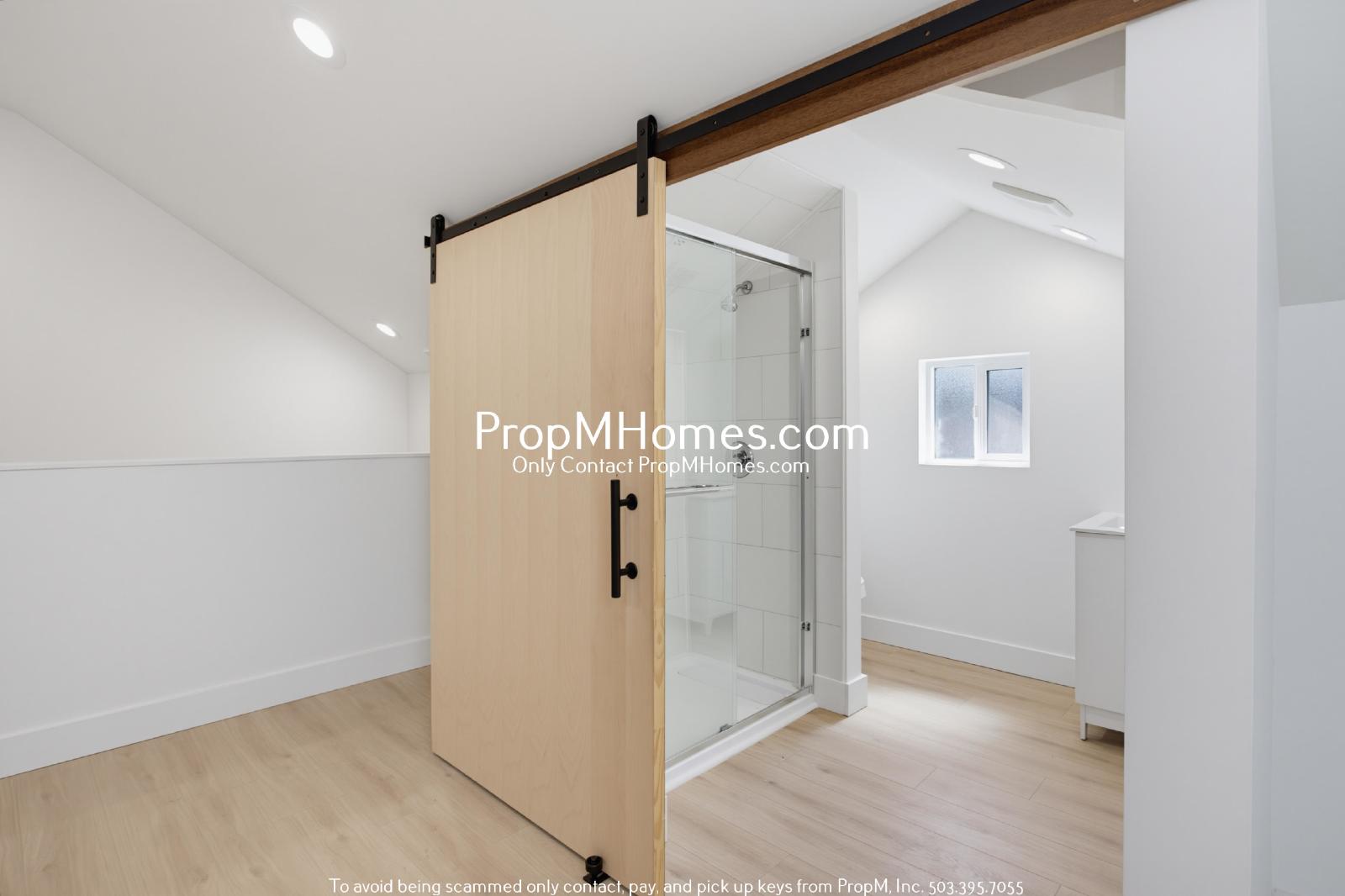 Updated Top Floor Studio Unit! property image
