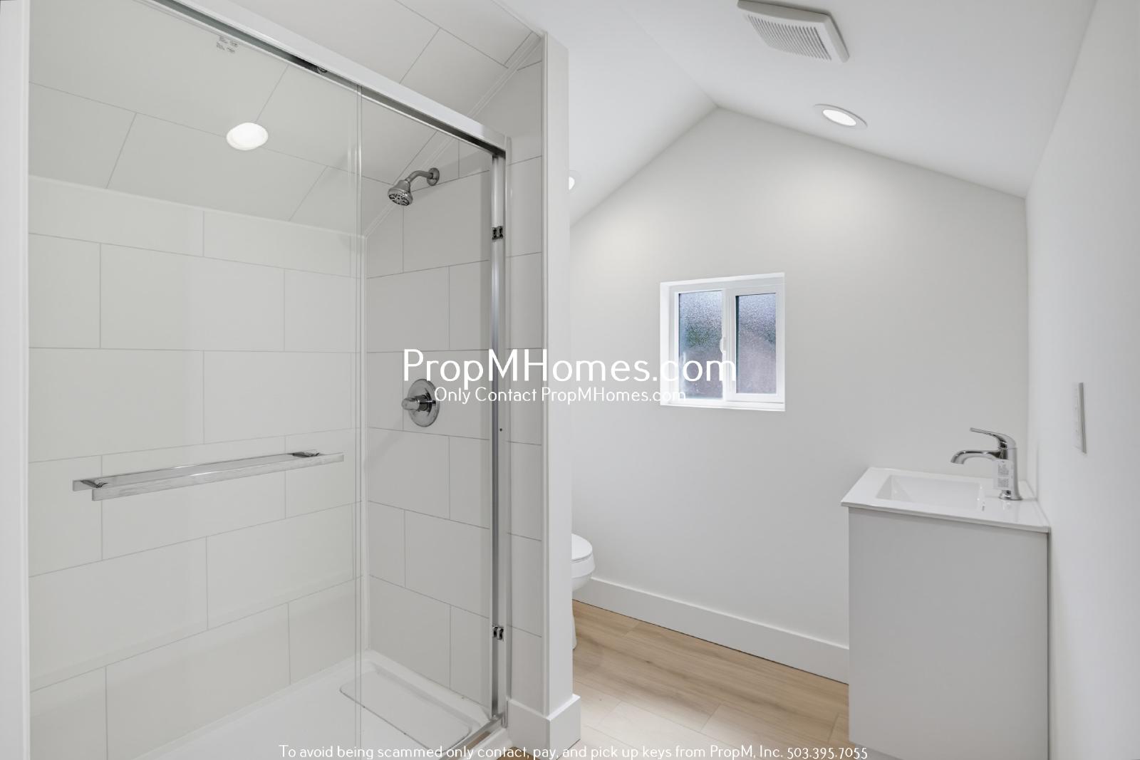 Updated Top Floor Studio Unit! property image