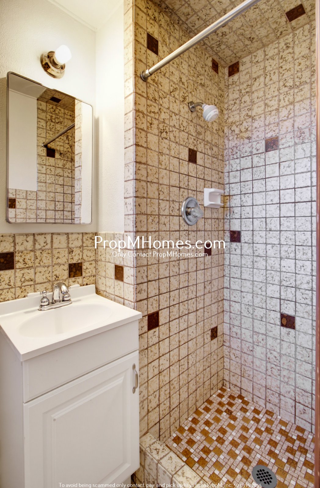 Lovely 3 Bedroom Gresham Home with Fireplace, Deck & Fenced Yard property image