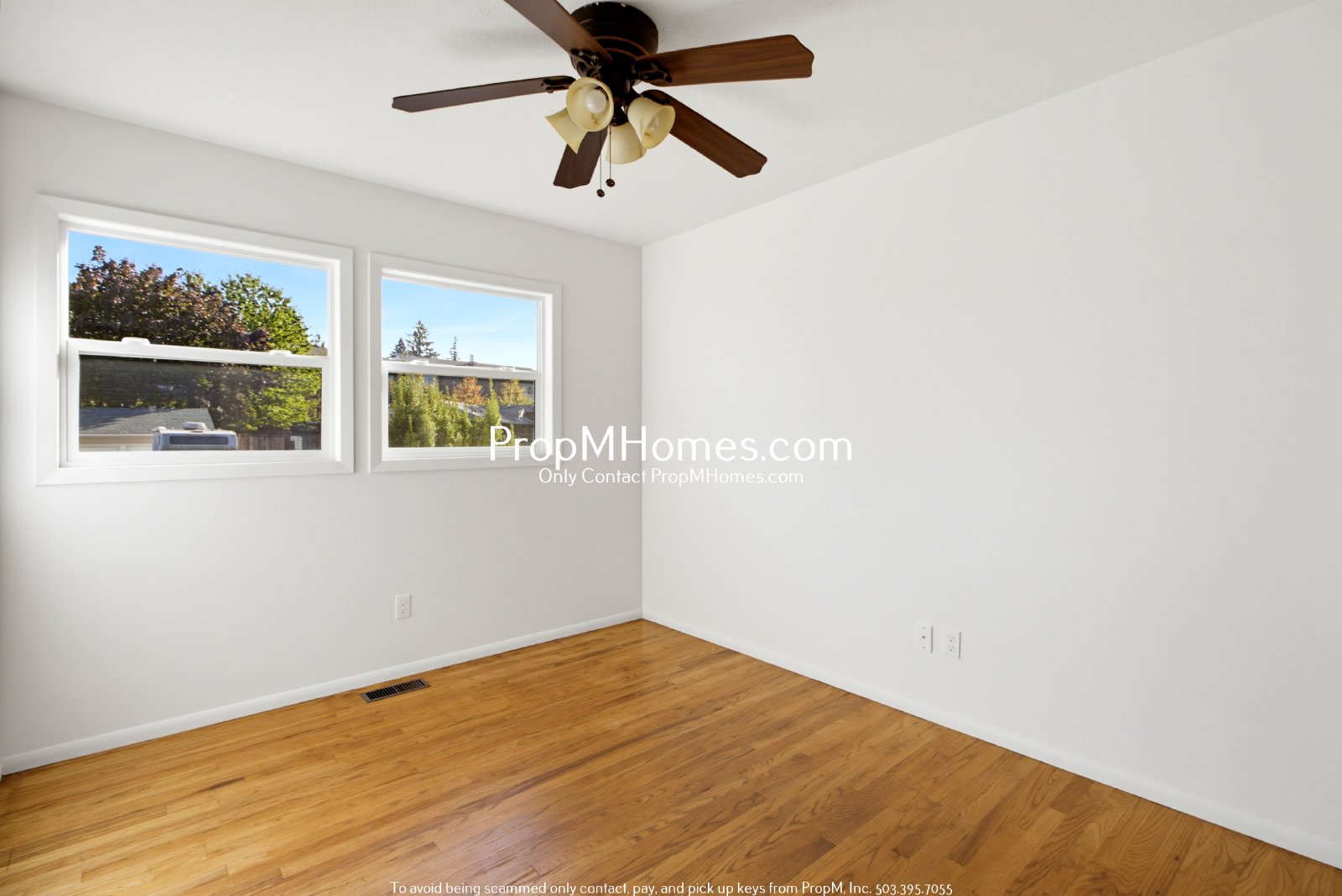 Lovely 3 Bedroom Gresham Home with Fireplace, Deck & Fenced Yard property image