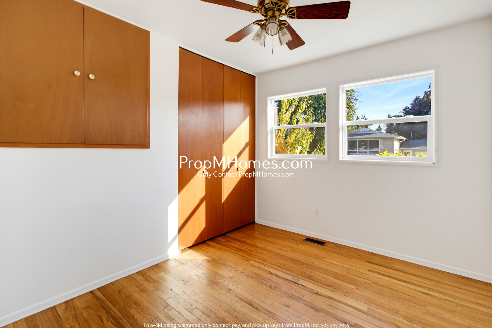 Lovely 3 Bedroom Gresham Home with Fireplace, Deck & Fenced Yard property image