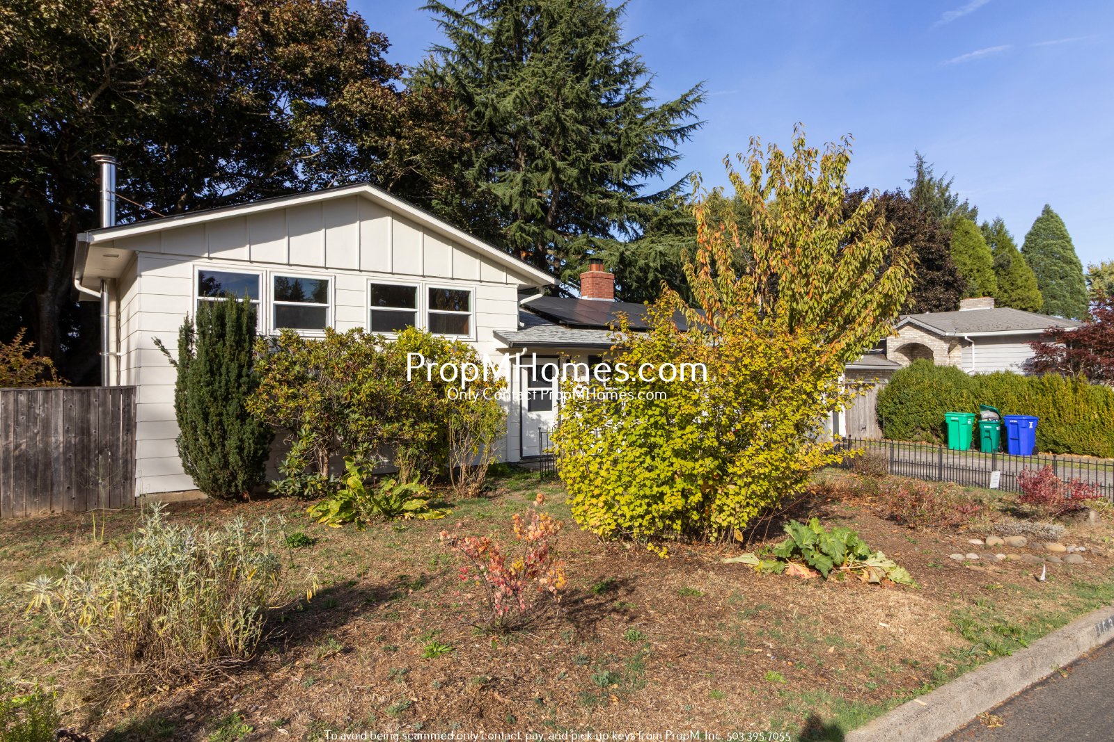 Lovely 3 Bedroom Gresham Home with Fireplace, Deck & Fenced Yard property image