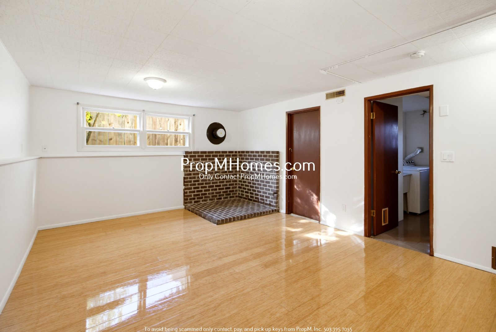 Lovely 3 Bedroom Gresham Home with Fireplace, Deck & Fenced Yard property image