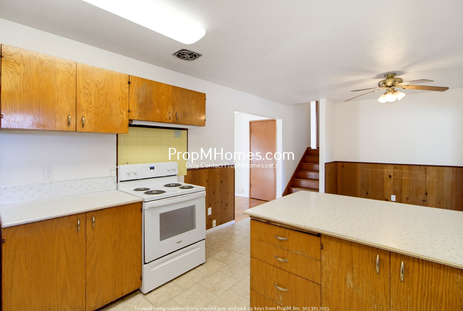 Lovely 3 Bedroom Gresham Home with Fireplace, Deck & Fenced Yard property image