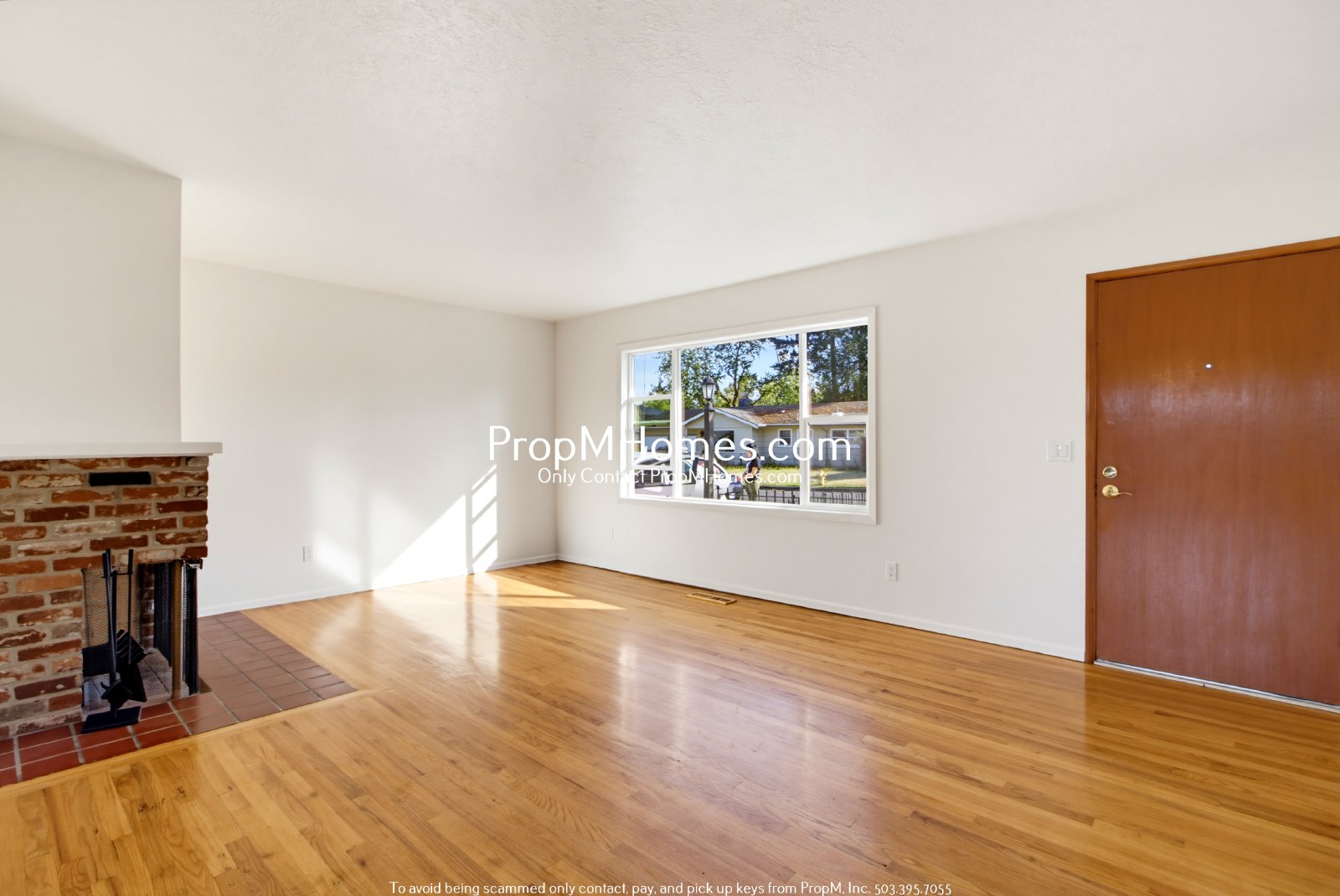 Lovely 3 Bedroom Gresham Home with Fireplace, Deck & Fenced Yard property image